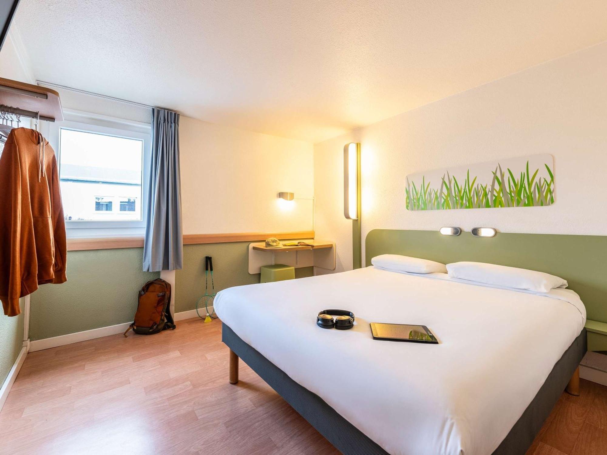 Ibis Budget Villefranche Limas エクステリア 写真