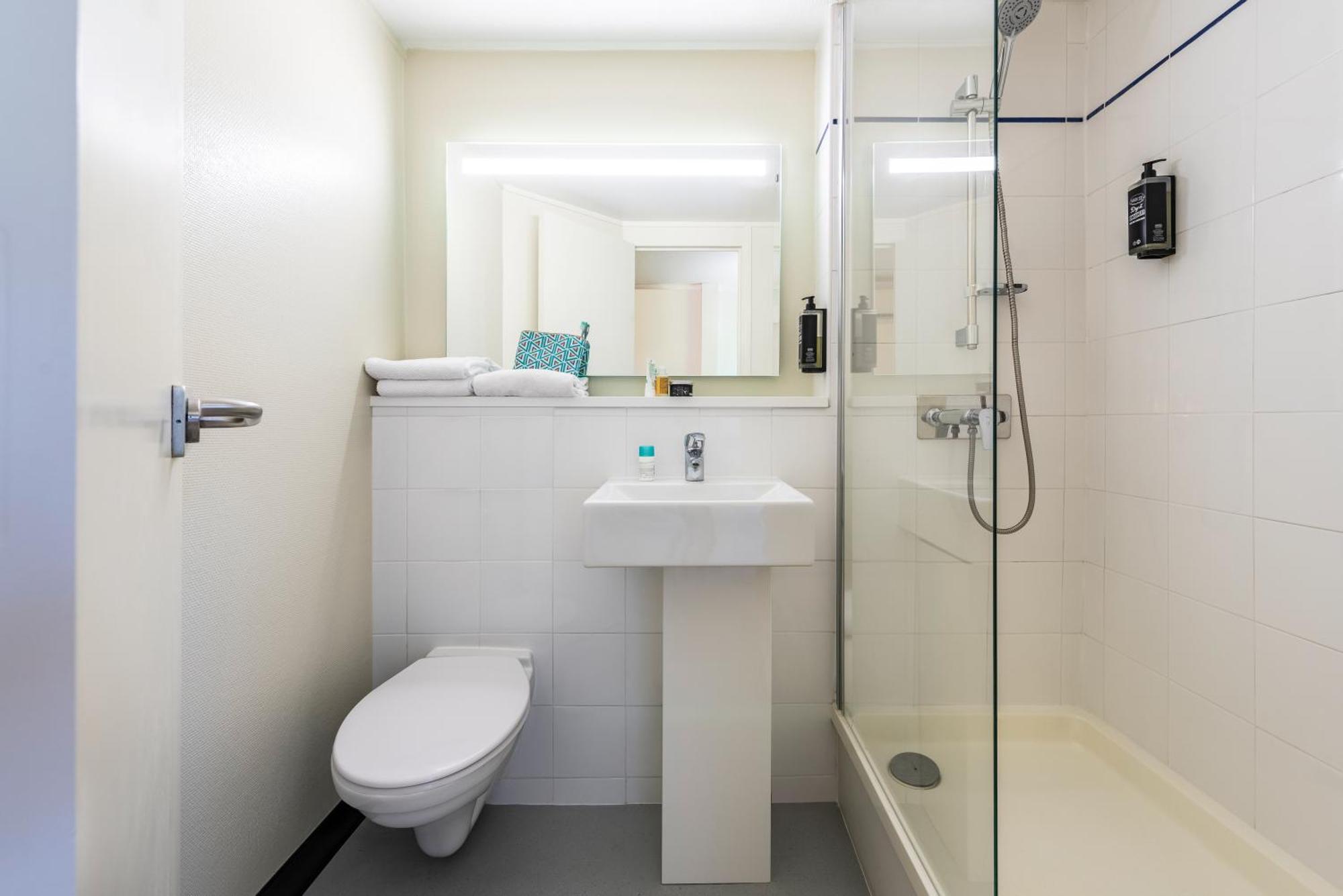 Ibis Budget Villefranche Limas エクステリア 写真