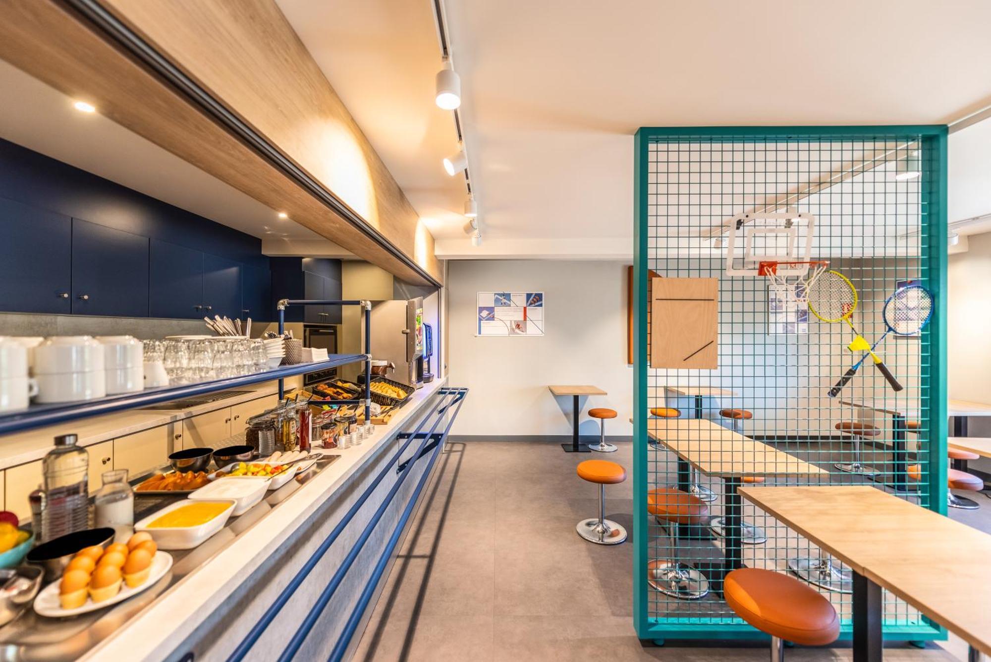 Ibis Budget Villefranche Limas エクステリア 写真