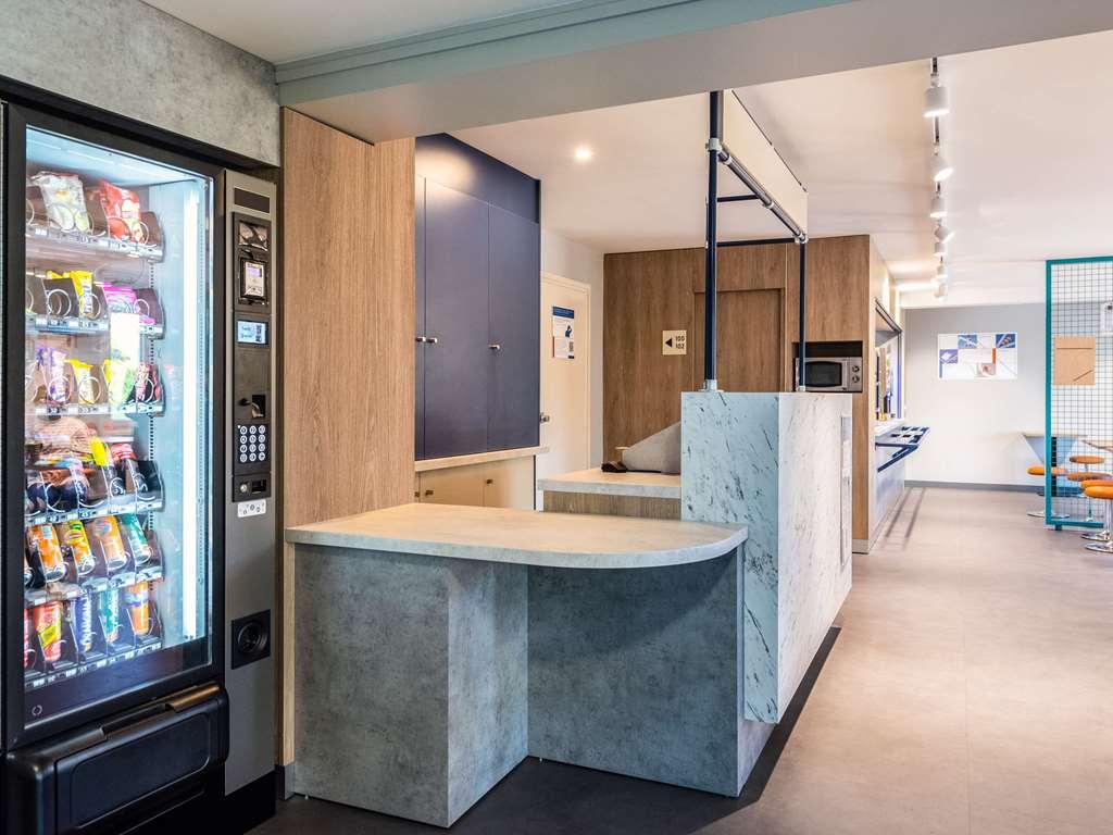 Ibis Budget Villefranche Limas エクステリア 写真