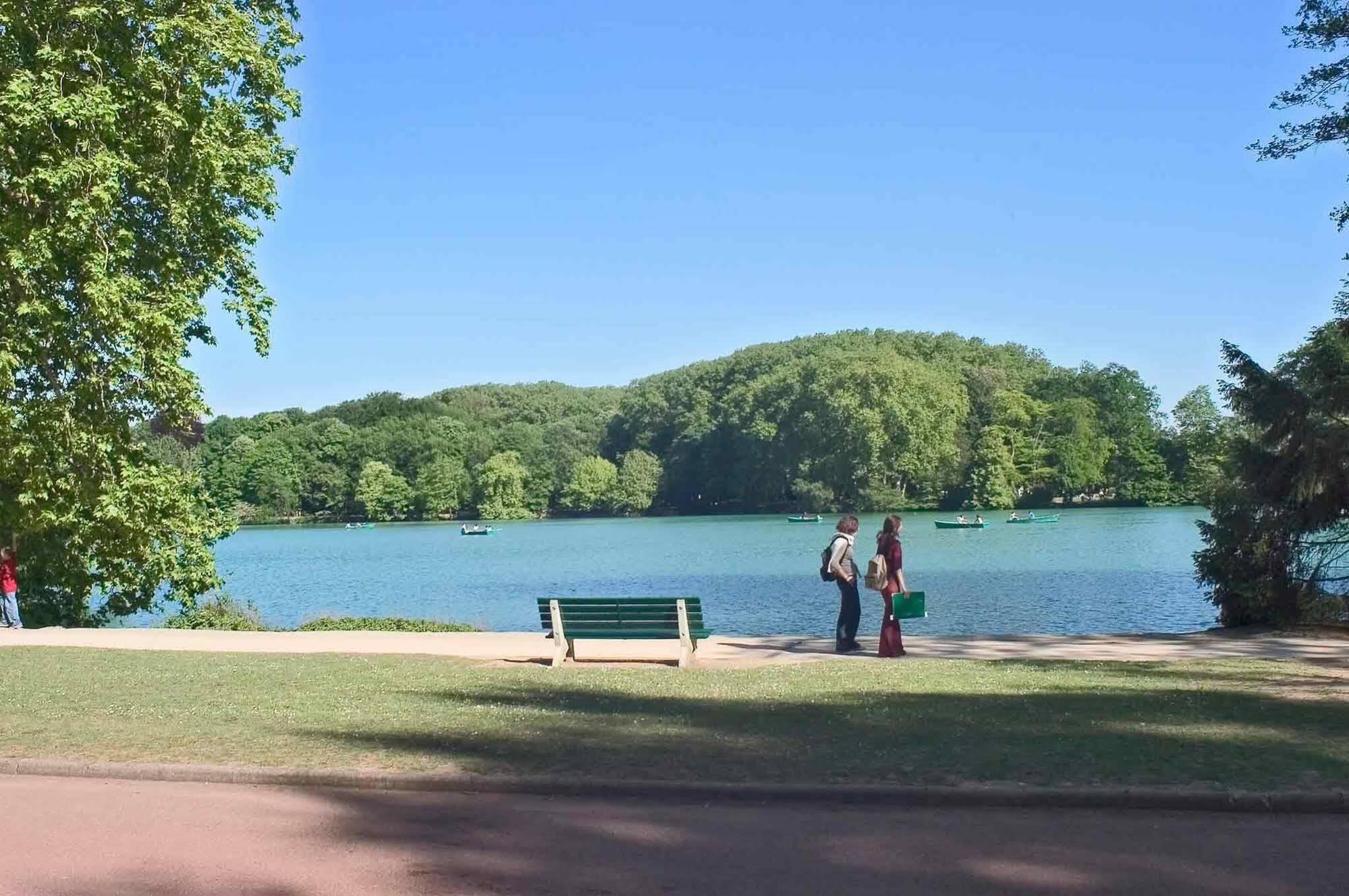 Ibis Budget Villefranche Limas エクステリア 写真